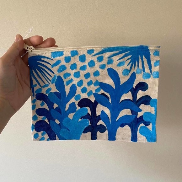 Blue painted makeup bag - Picture 1 of 4